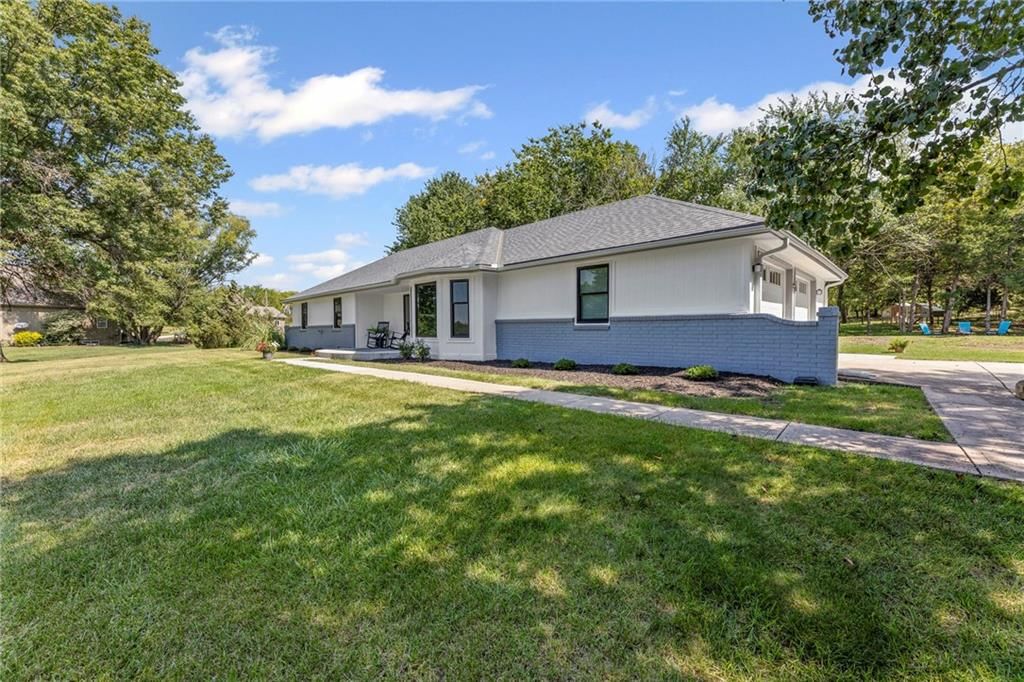 2211 Lakeview Drive — photo 34