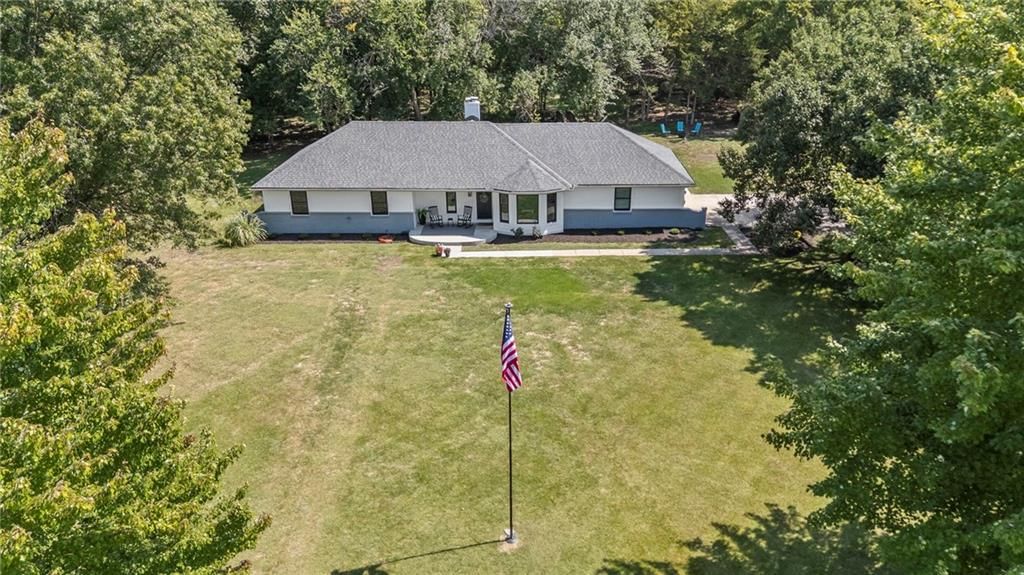 2211 Lakeview Drive — photo 35