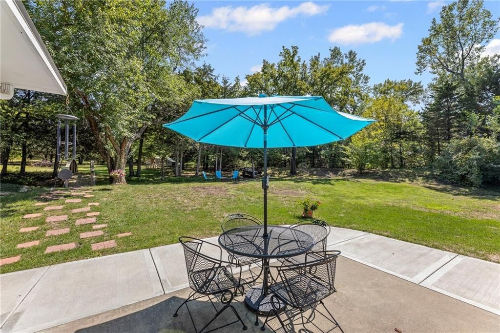 2211 Lakeview Drive — photo 36