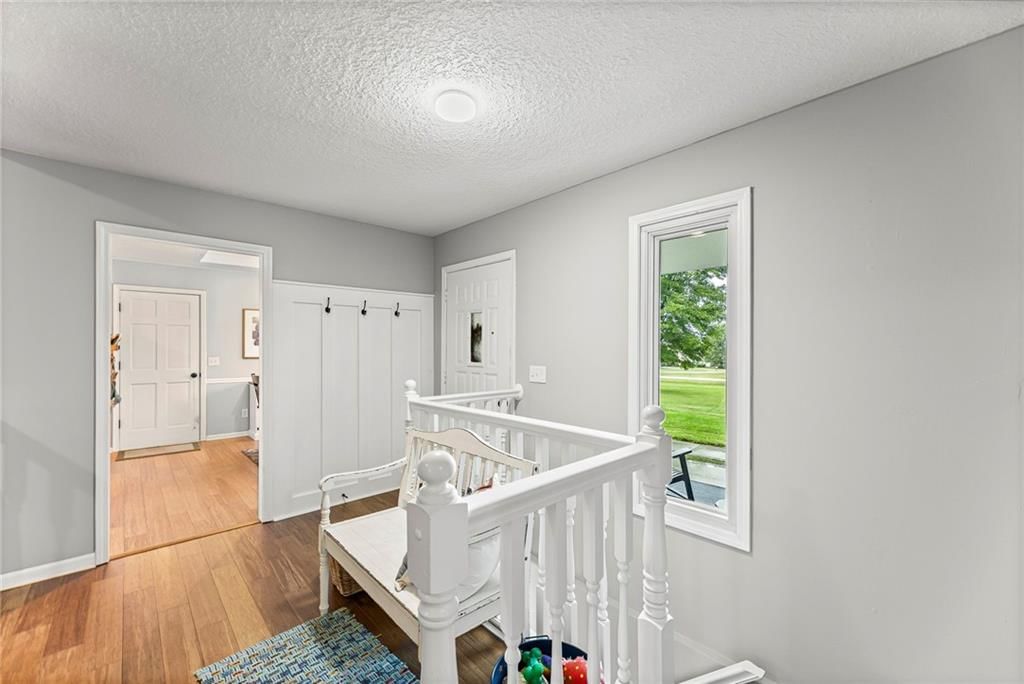 2211 Lakeview Drive — photo 5