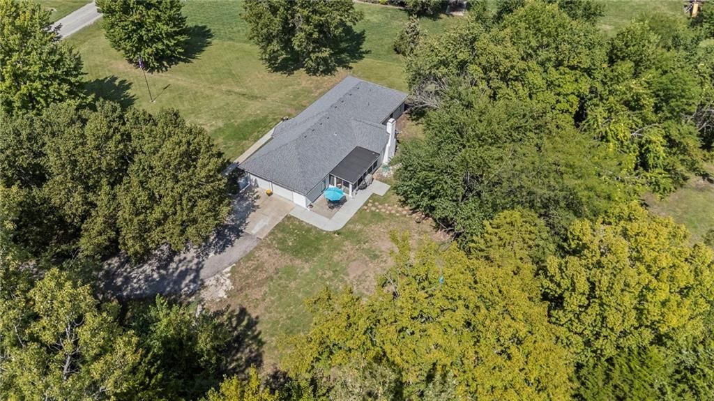 2211 Lakeview Drive — photo 44
