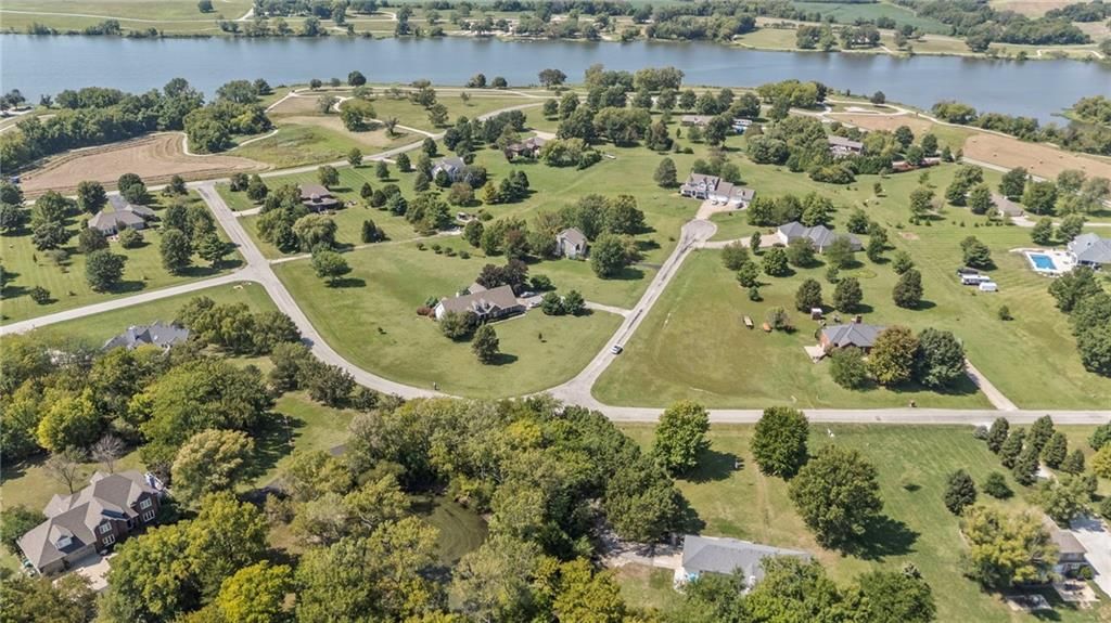 2211 Lakeview Drive — photo 45