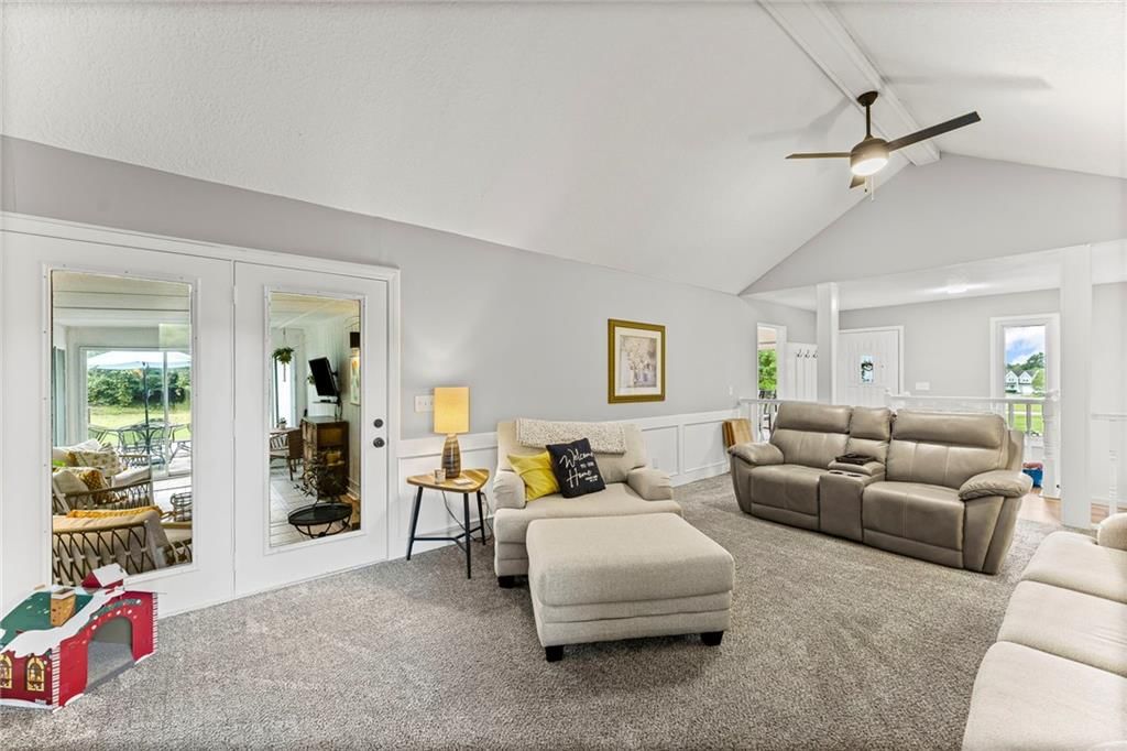 2211 Lakeview Drive — photo 10
