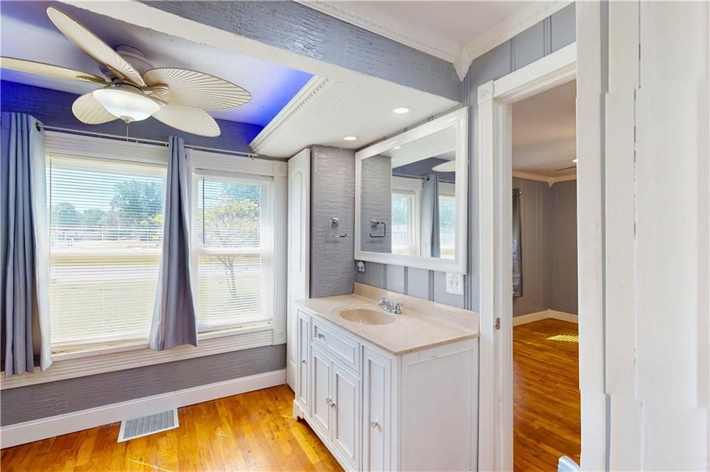 329 E Atlantic Street — photo 14