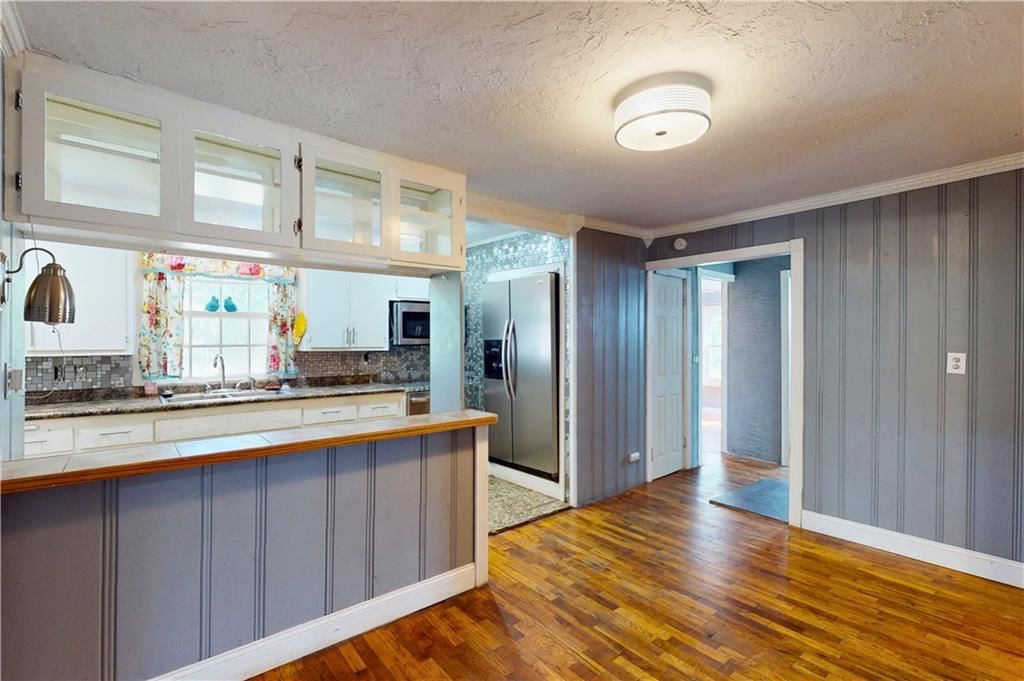 329 E Atlantic Street — photo 8