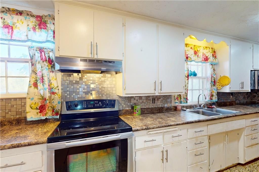 329 E Atlantic Street — photo 9