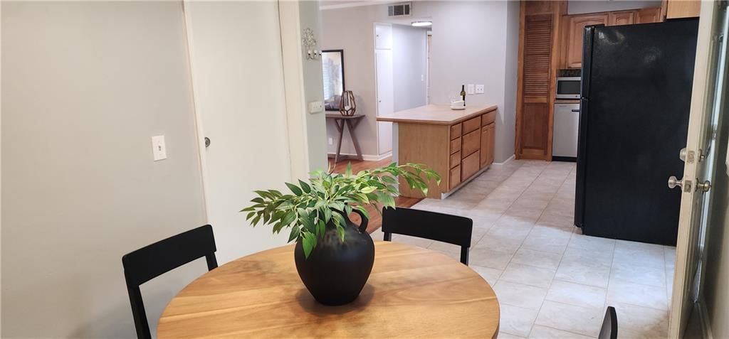 8134 Walmer Lane — photo 9