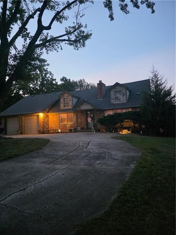1220 NE Woods Chapel Road, Lee's Summit, MO