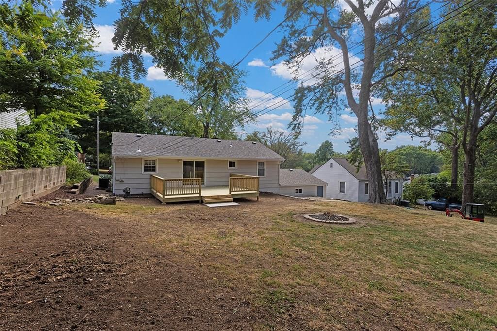 106 NE Northcrest Drive — photo 24