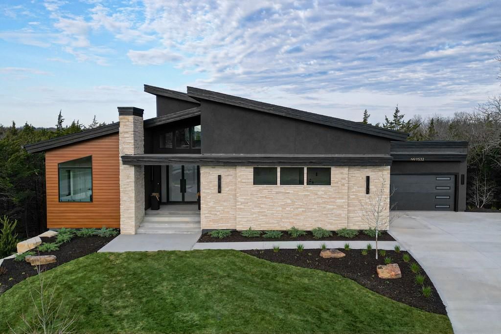 11532 S Hollis Lane, Olathe, KS