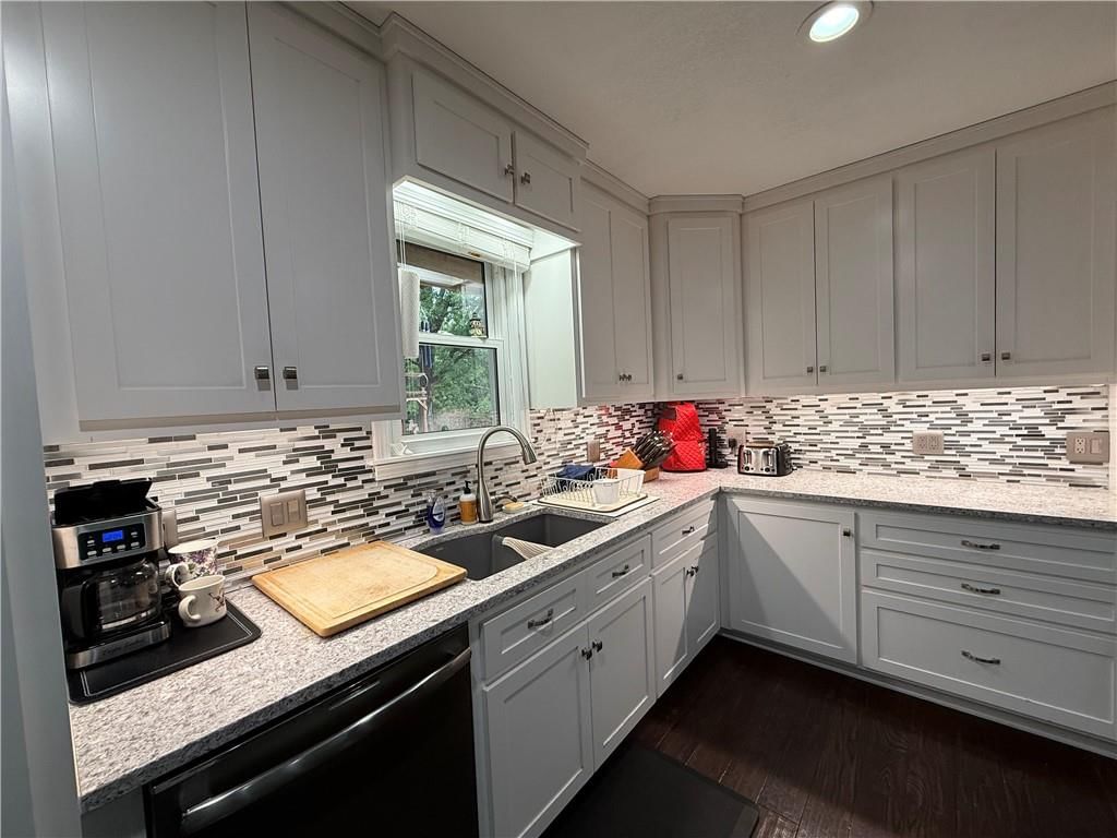 1145 Kearney Street — photo 11