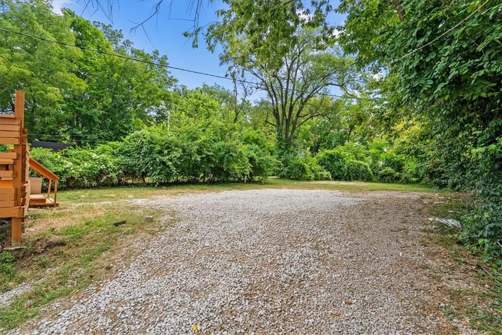 4225 E 60th Terrace — photo 31
