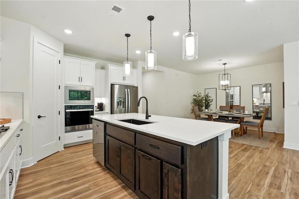 1816 Woodward Circle — photo 6