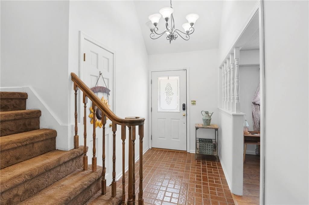 403 SE Richardson Place — photo 4