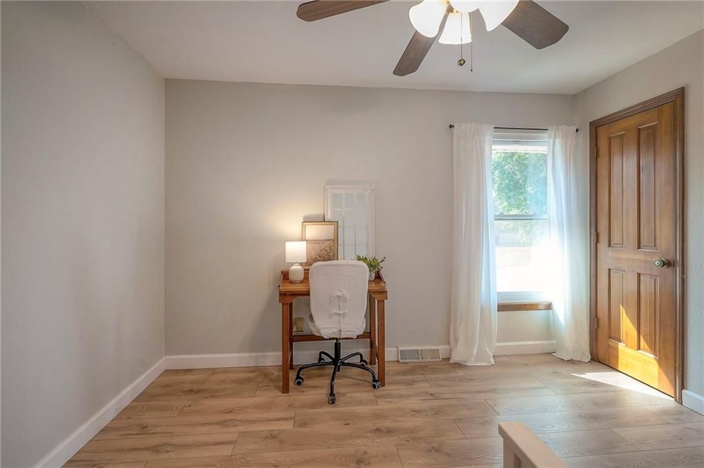 607 NE Birchwood Drive — photo 24