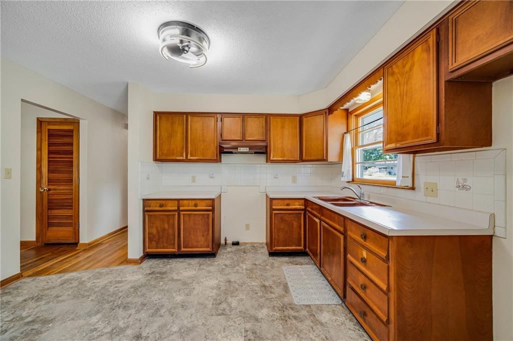 1215 N Tucker Street — photo 7