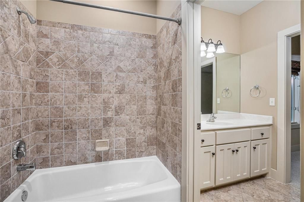 9652 Pickering Street — photo 20