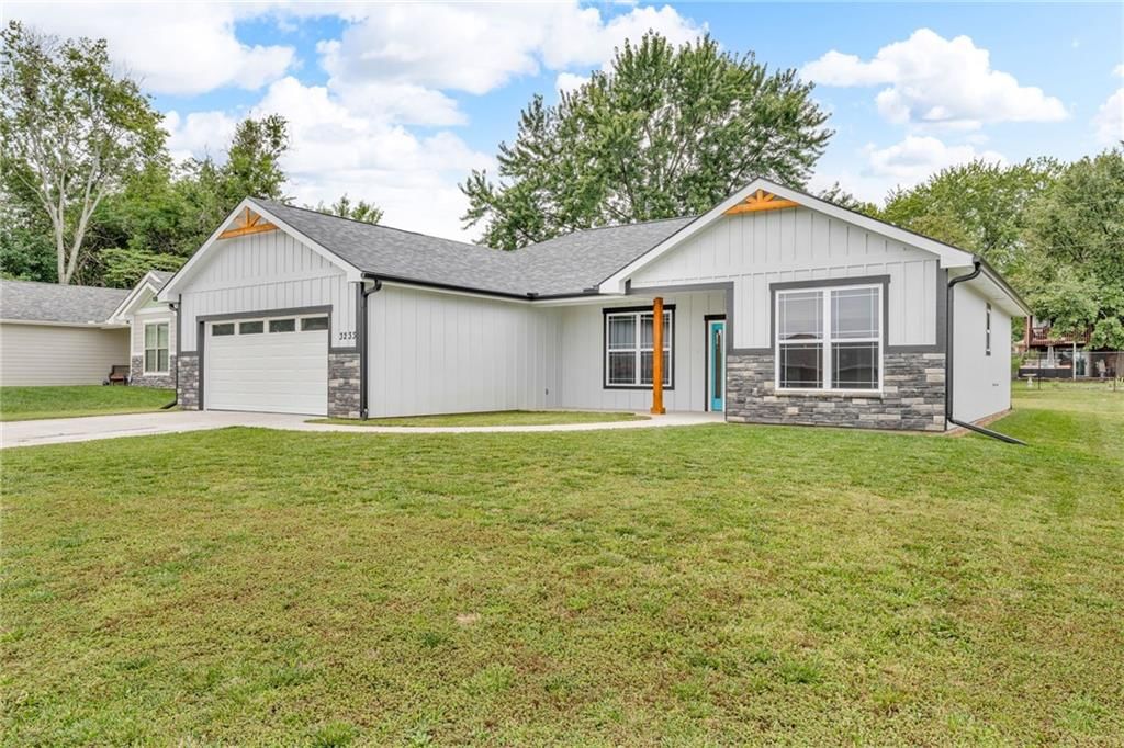 3233 SE Downing Drive — photo 3