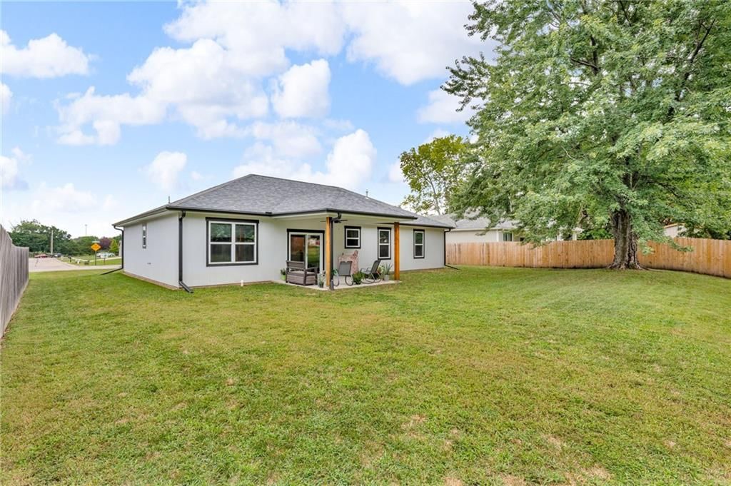 3233 SE Downing Drive — photo 38