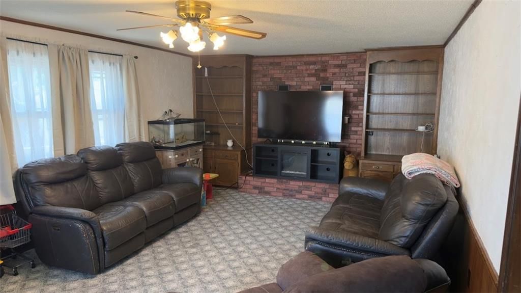 327 E Longfellow Street — photo 17