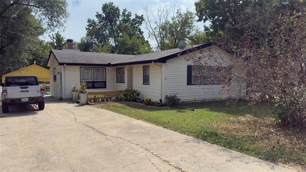 327 E Longfellow Street — photo 3