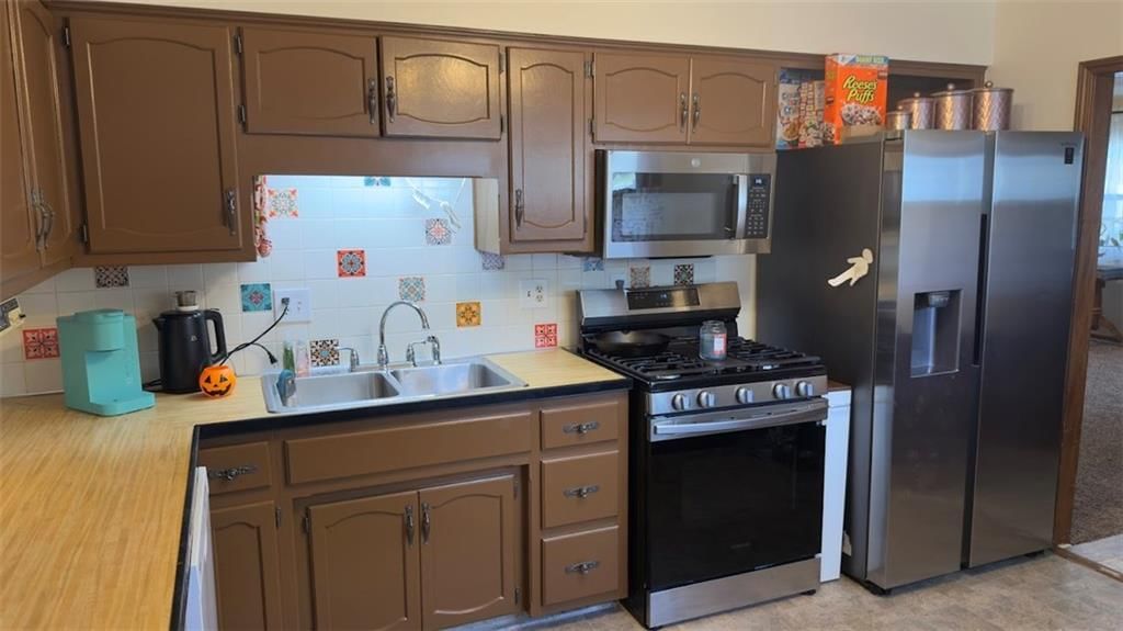 327 E Longfellow Street — photo 23