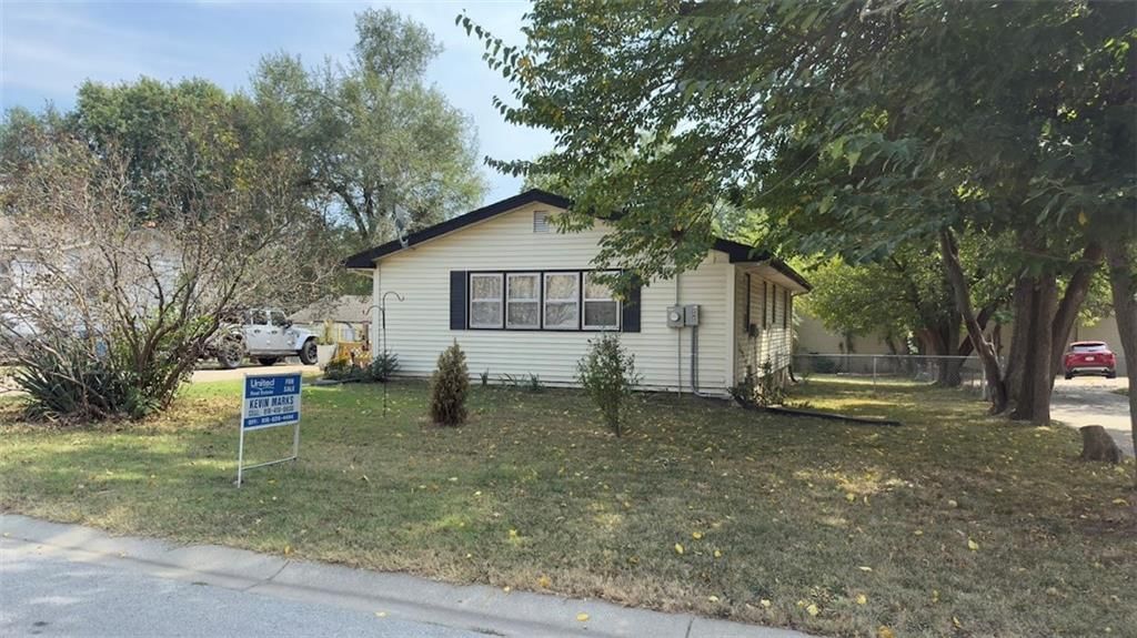 327 E Longfellow Street — photo 4
