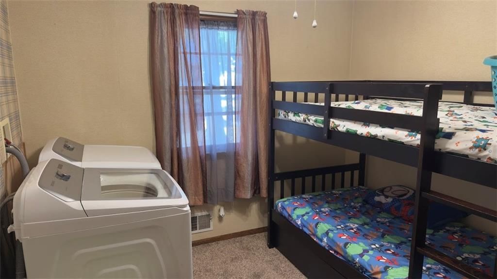 327 E Longfellow Street — photo 35