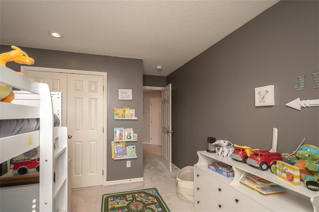 825 N Spruce Street — photo 31