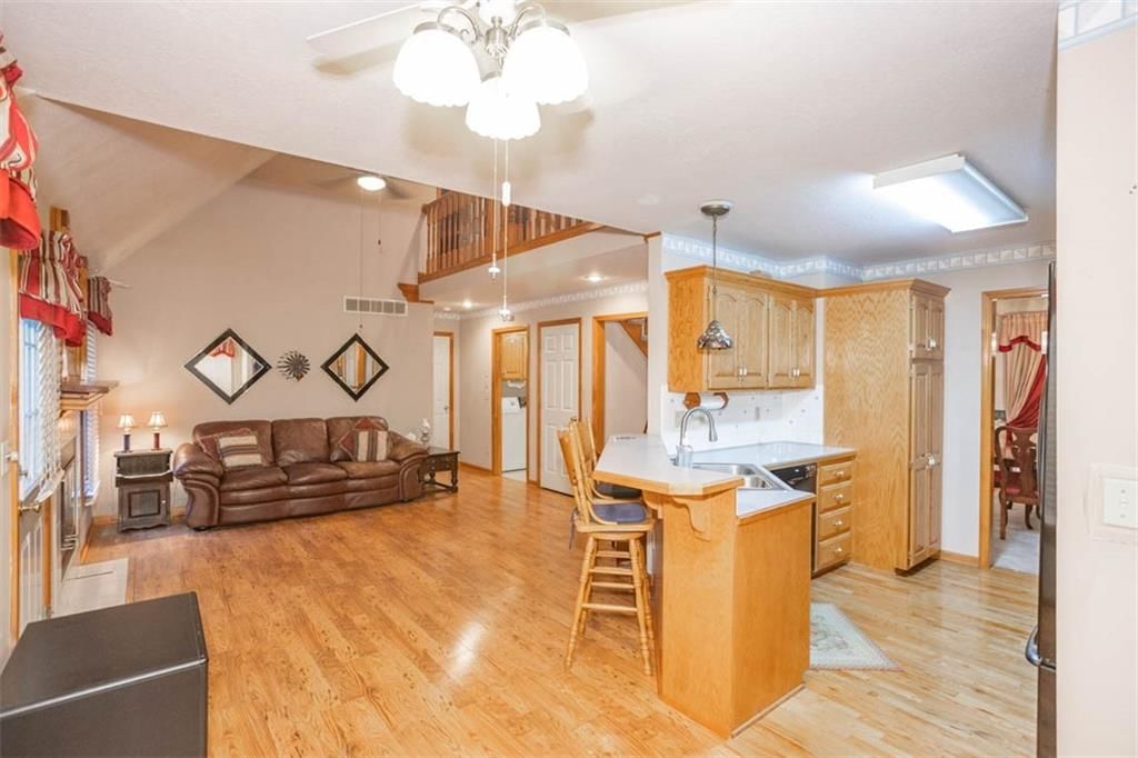 10224 Webster Avenue — photo 3