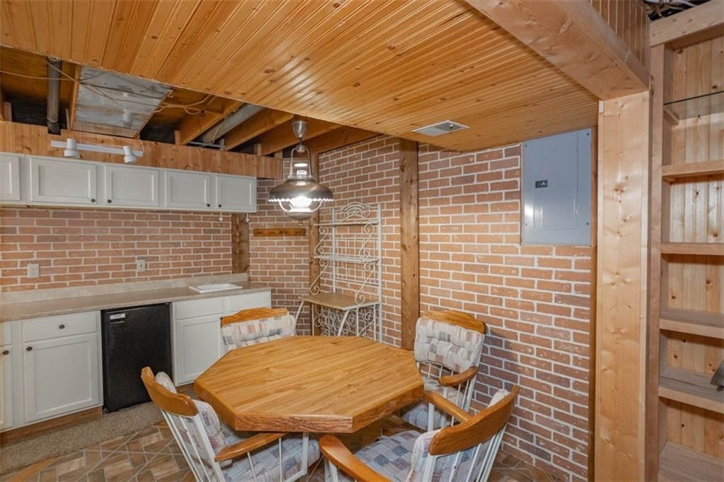 10224 Webster Avenue — photo 30