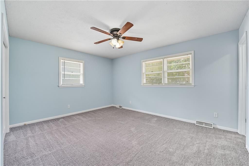 7802 N Wayne Avenue — photo 11