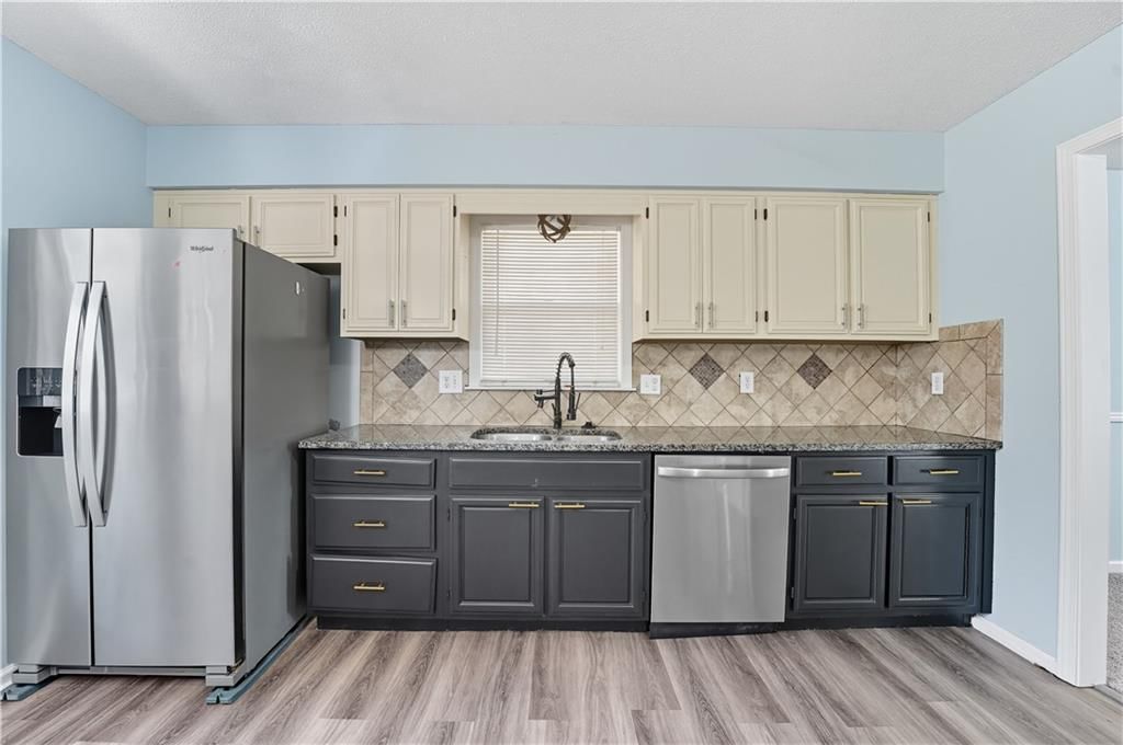 7802 N Wayne Avenue — photo 19