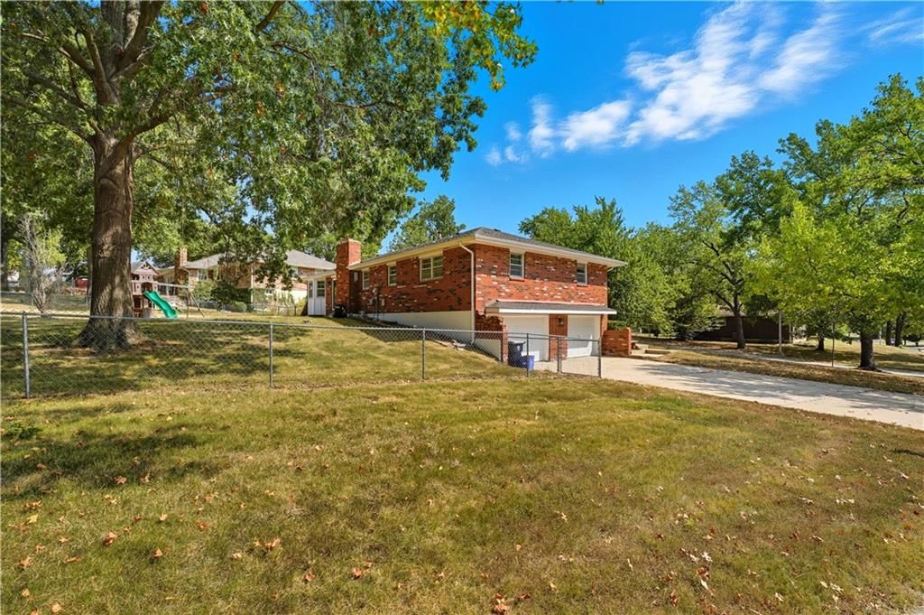 7802 N Wayne Avenue — photo 43