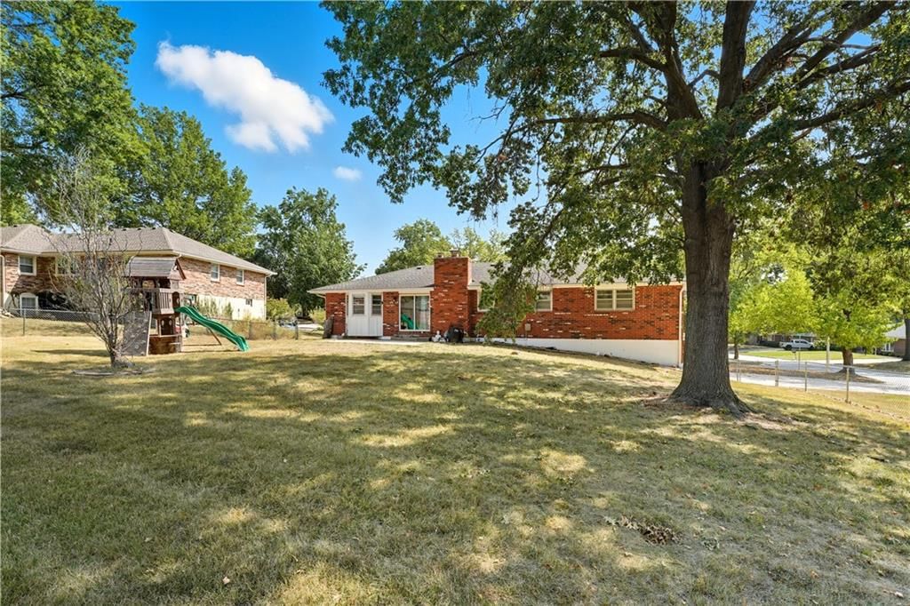 7802 N Wayne Avenue — photo 47