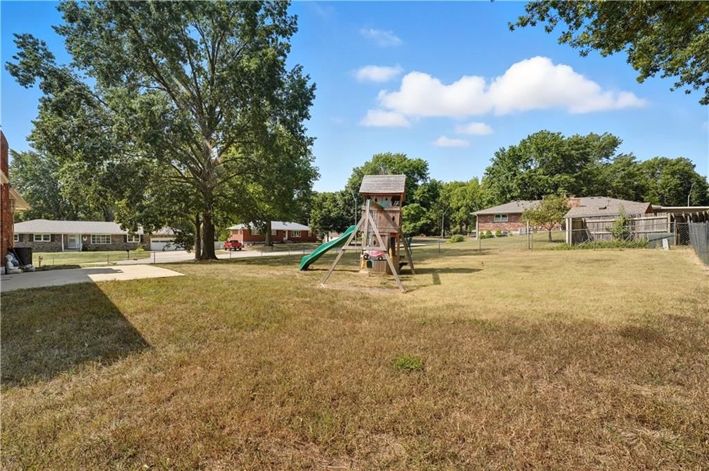 7802 N Wayne Avenue — photo 48