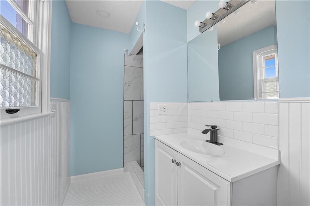 7802 N Wayne Avenue — photo 7