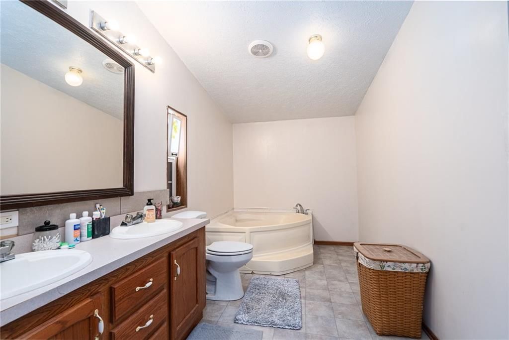 1707 Wild Horse Road — photo 23
