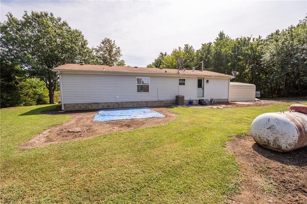1707 Wild Horse Road — photo 32