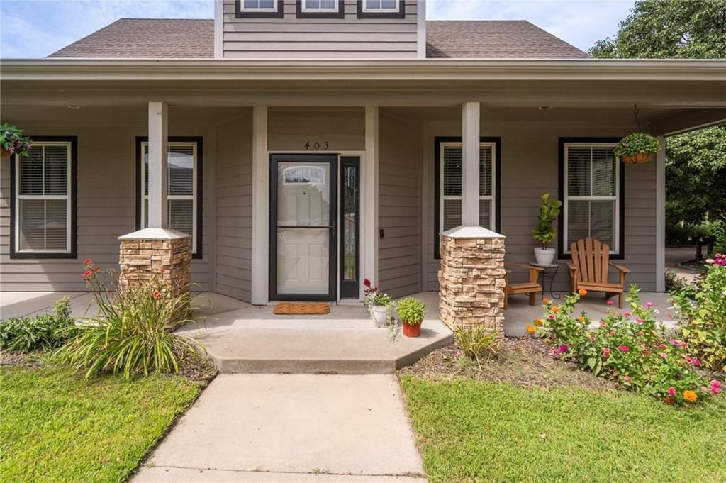 403 Pasadena Drive — photo 2