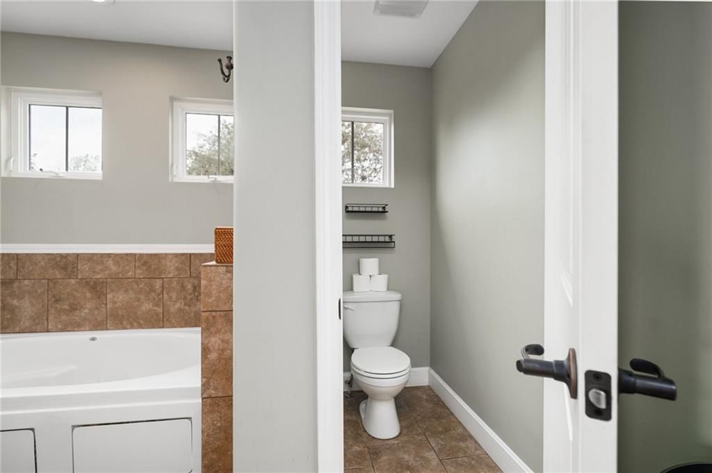 403 Pasadena Drive — photo 27
