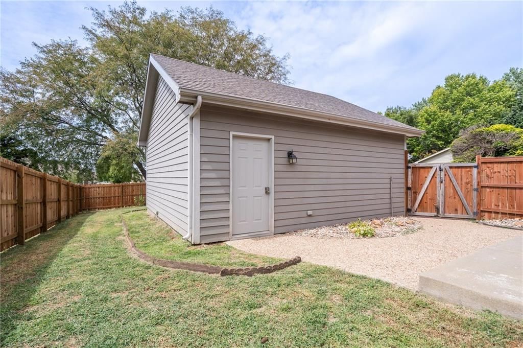 403 Pasadena Drive — photo 30