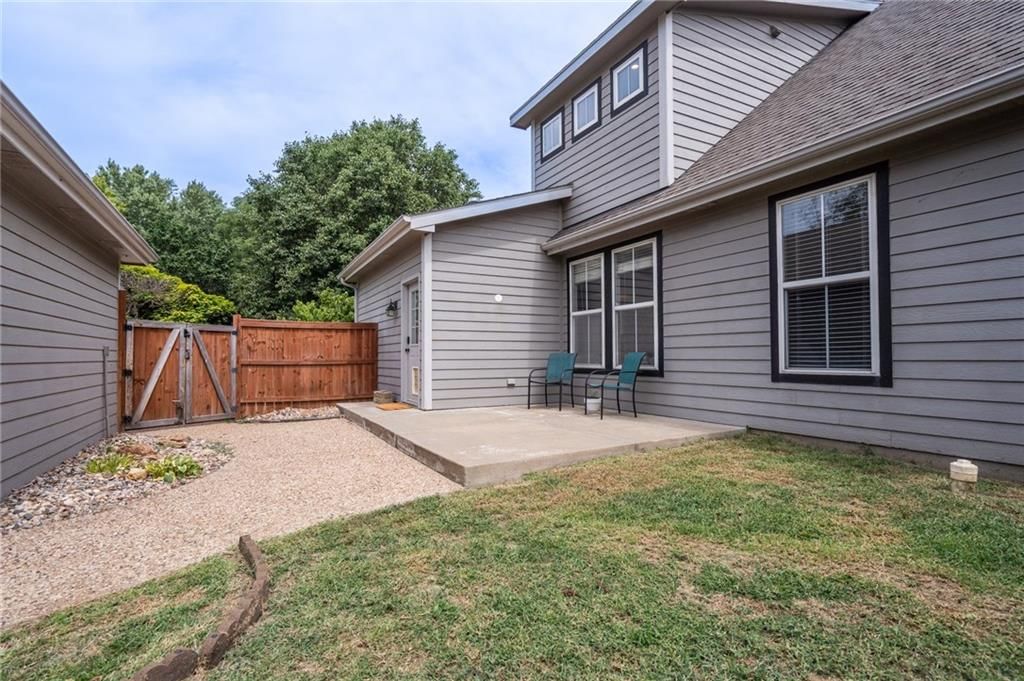 403 Pasadena Drive — photo 32