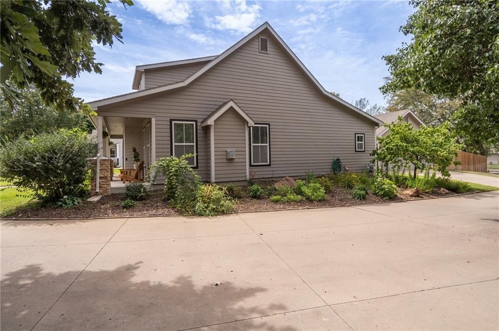 403 Pasadena Drive — photo 33