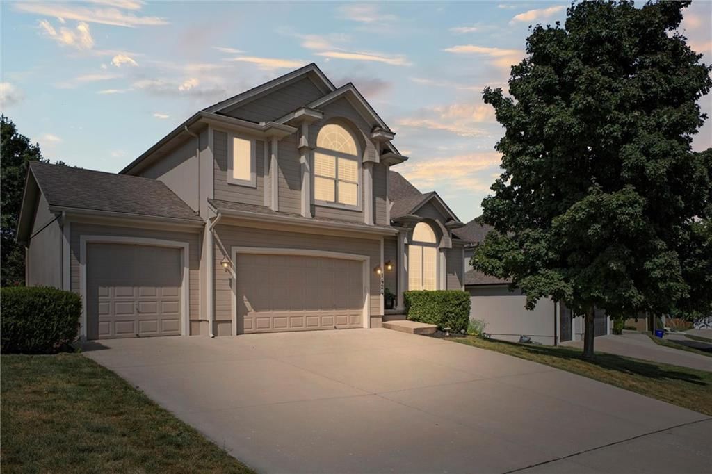 1424 NE Stonewood Drive — photo 3