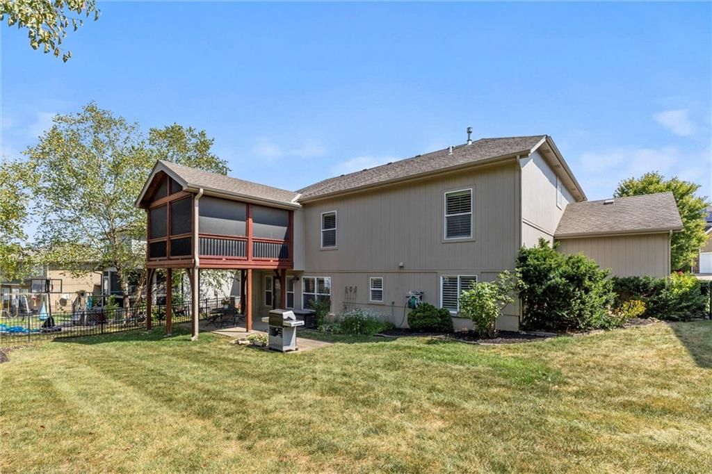 1424 NE Stonewood Drive — photo 29