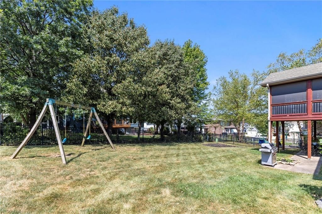 1424 NE Stonewood Drive — photo 30
