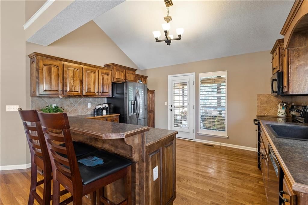 1424 NE Stonewood Drive — photo 8