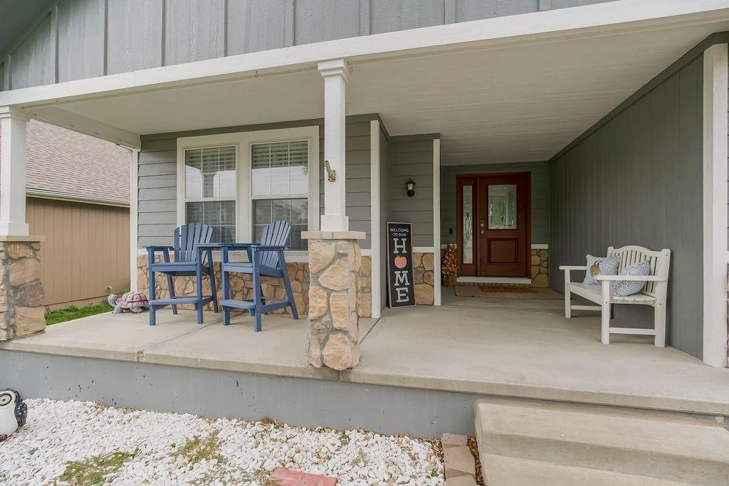 1012 Tamarisk Drive — photo 2