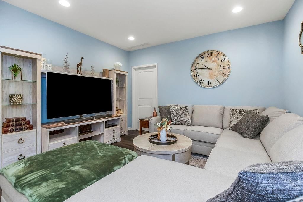 1012 Tamarisk Drive — photo 18